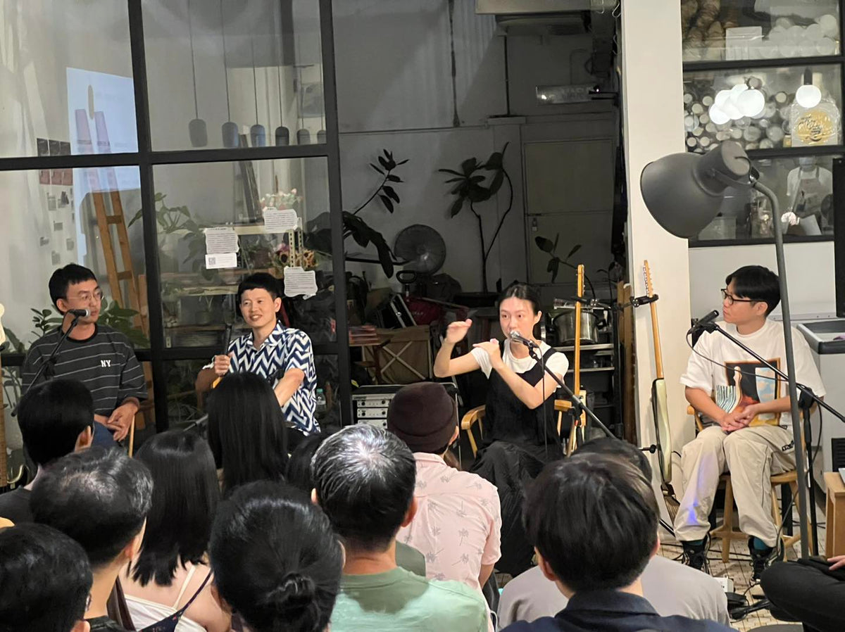 【活动报导】《在灯暗的时候唱歌给自己听》新书讲唱会